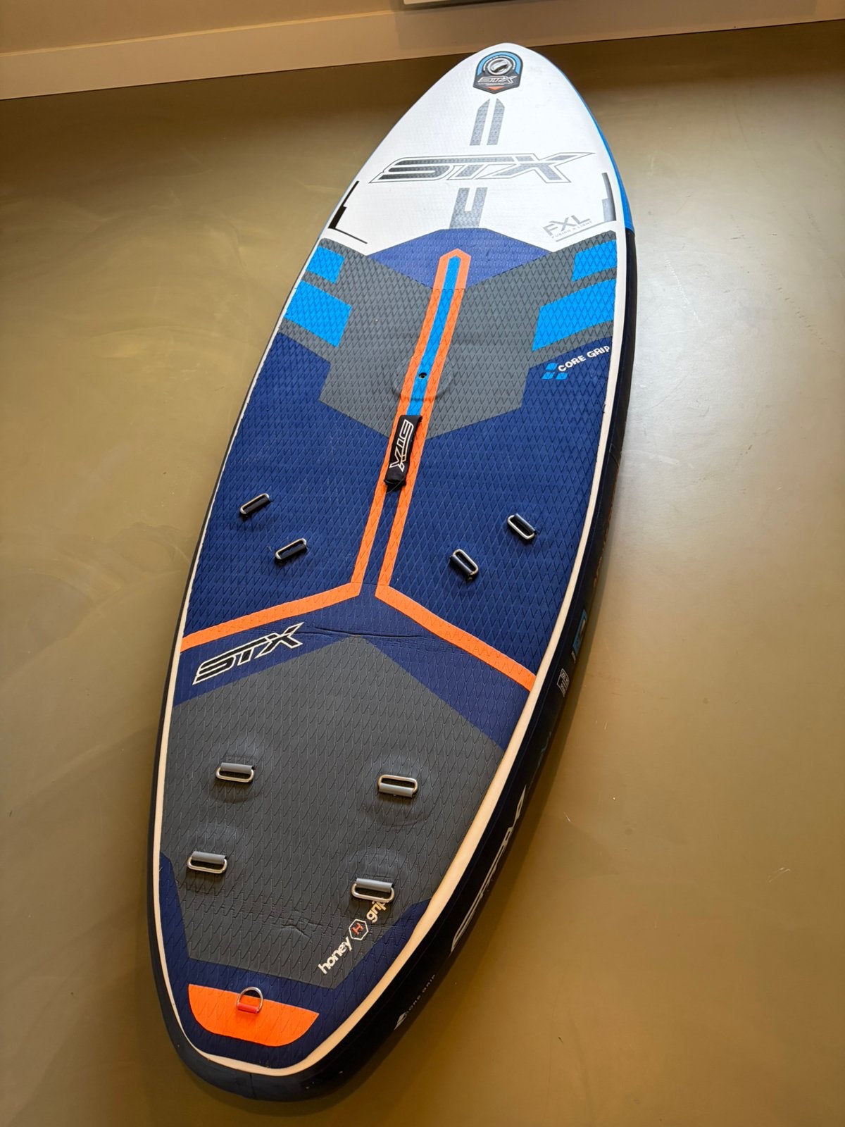 STX iWindsurf 250 Inflatable en North Sails tuigage, Ophalen, 250 tot 300 cm, Gebruikt, STX