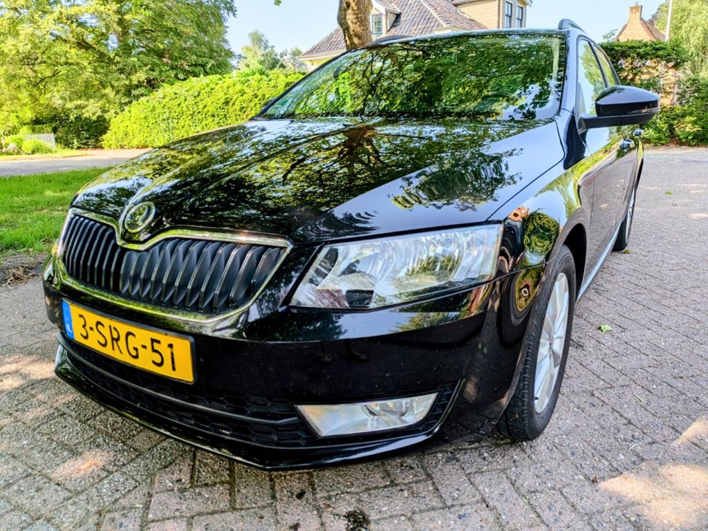 Skoda Octavia 1.2 TSI 77KW Combi 2013 Zwart, Auto's, Skoda, Stof, 1147 kg, 4 cilinders, Zwart