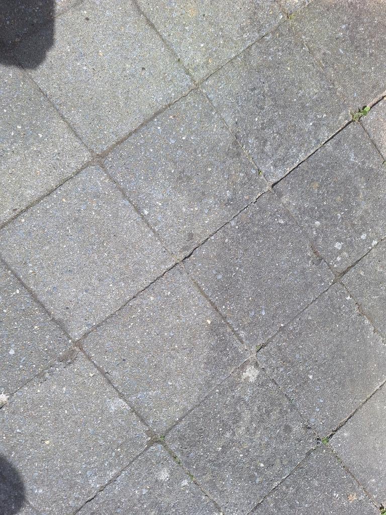 Ongeveer 23m2 20x20x6
 GRATIS, Ophalen, Beton, Klinkers