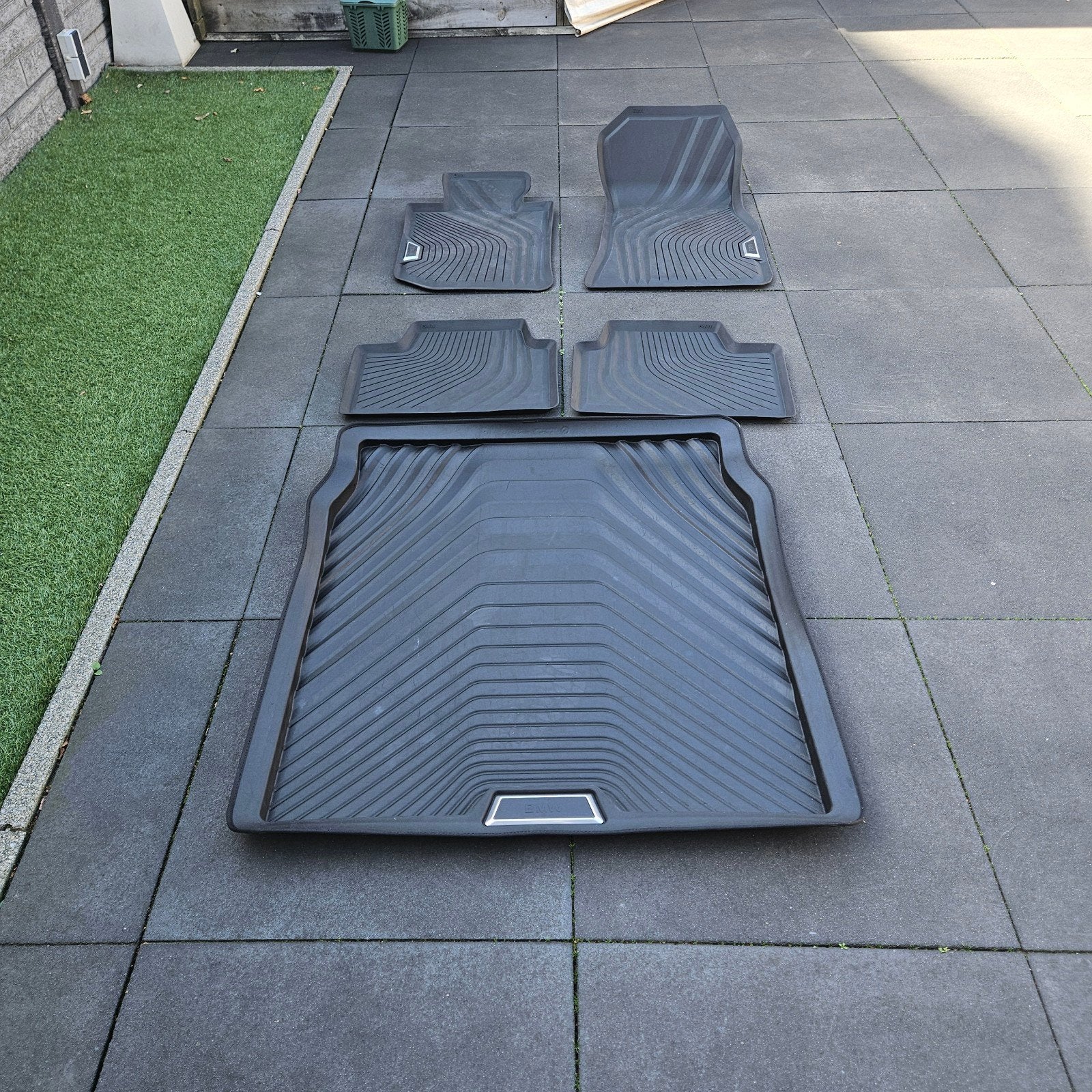 Originele rubberen automatten en kofferbakmat bmw, Auto diversen, Ophalen, Zo goed als nieuw