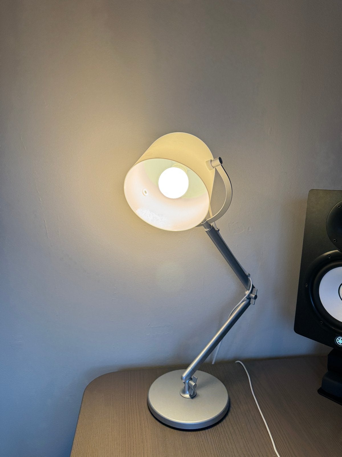 Moderne bureaulamp met verstelbare arm en schakelaar, Ophalen, Gebruikt, E27 (groot), Metaal