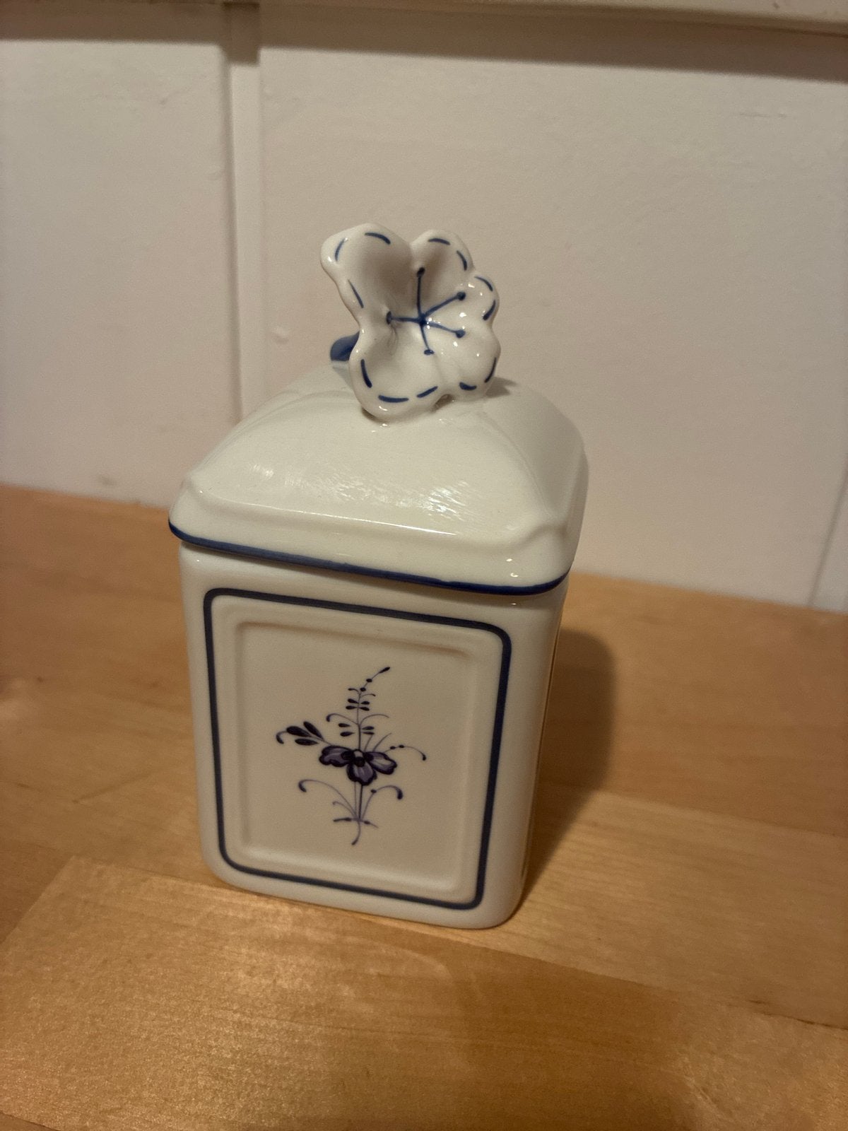 Villeroy & Boch kruidenpotje of jampotje met bloemmotief, Antiek en Kunst, Ophalen of Verzenden