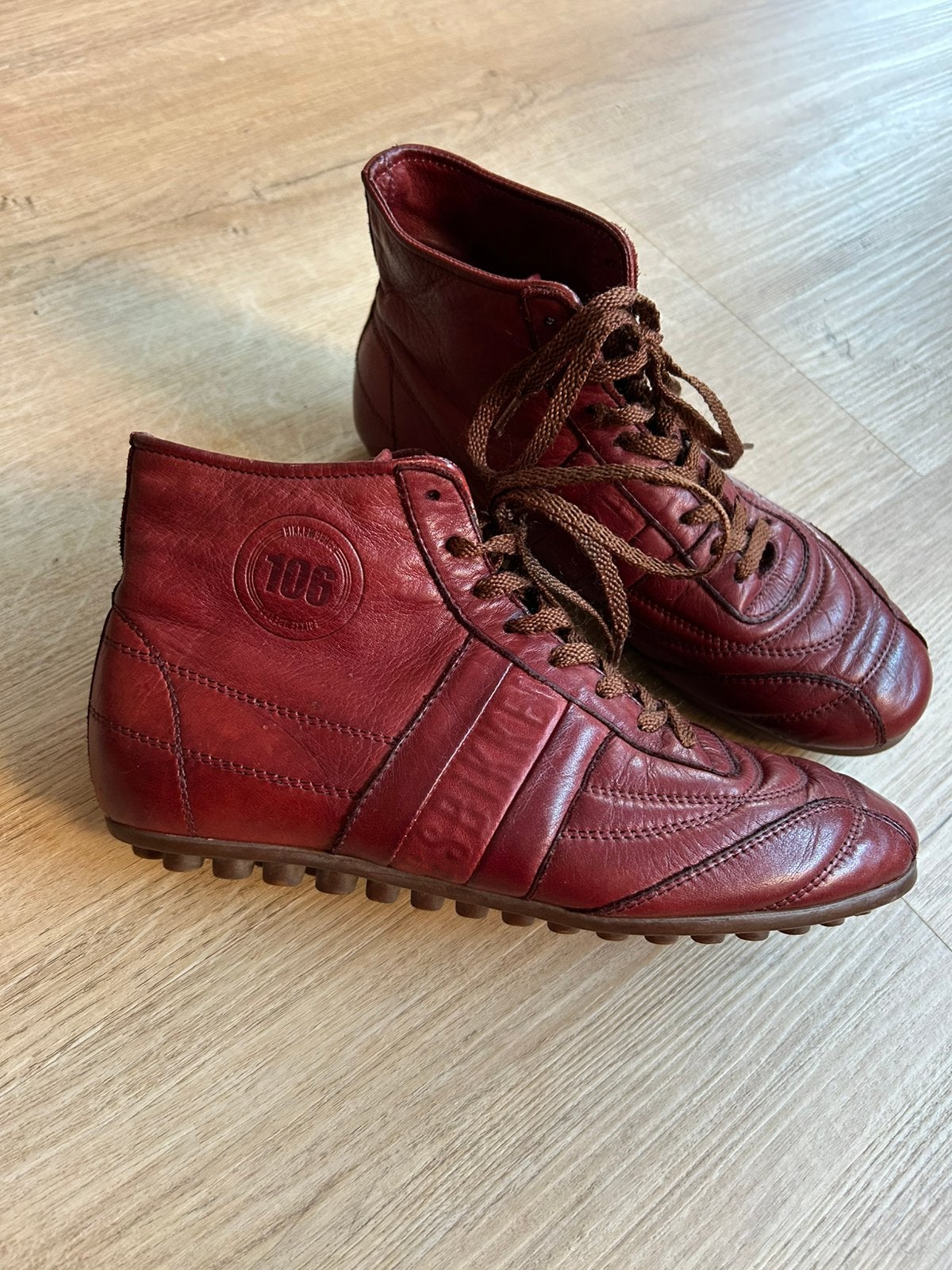 Bikkembergs 37 mahonie leer hoog zgan, Bruin, Ophalen of Verzenden, Sneakers of Gympen, Zo goed als nieuw