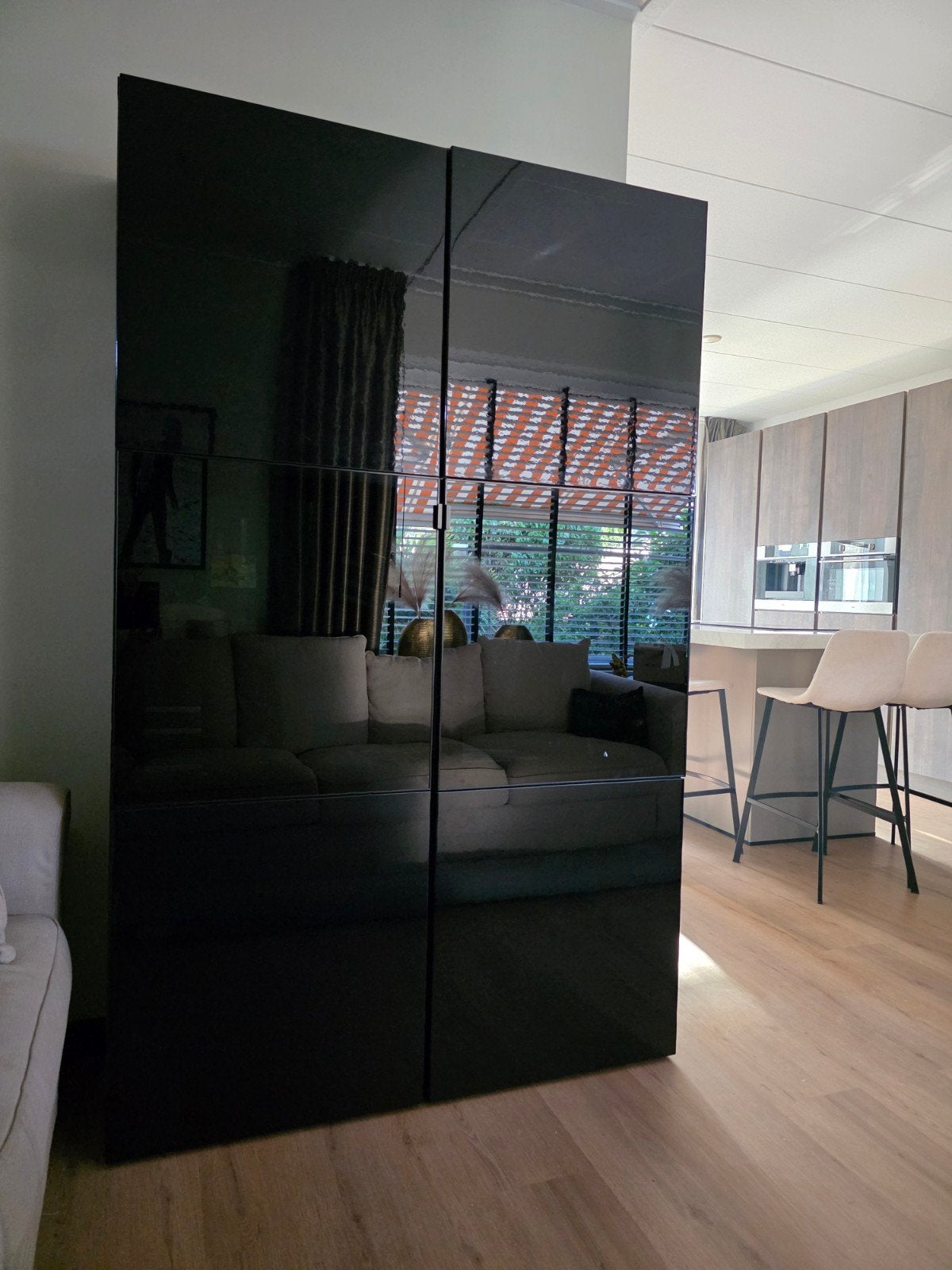 Nette zwarte Ikea Besta kast, Ophalen, Met deur(en), Minder dan 150 cm, 150 tot 200 cm