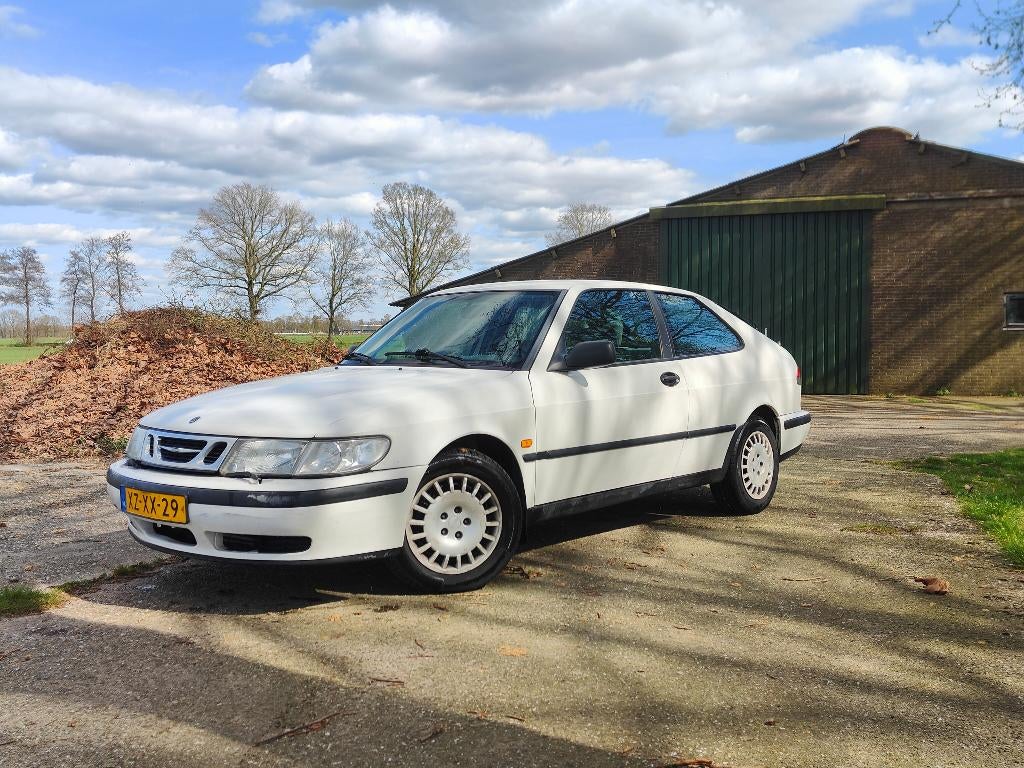 Saab 9-3 2.0 - Coupe AUT 1999 Wit - Technisch goed, Auto's, Bluetooth, 4 cilinders, 700 kg, Wit