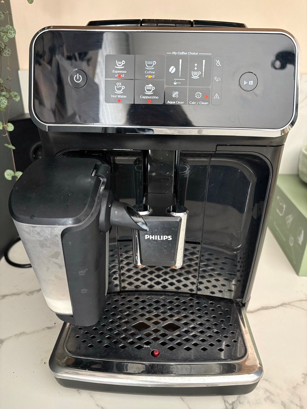 Philips volautomatische espressomachine met melkreservoir, Afneembaar waterreservoir, Gebruikt, Espresso apparaat, 2 tot 4 kopjes