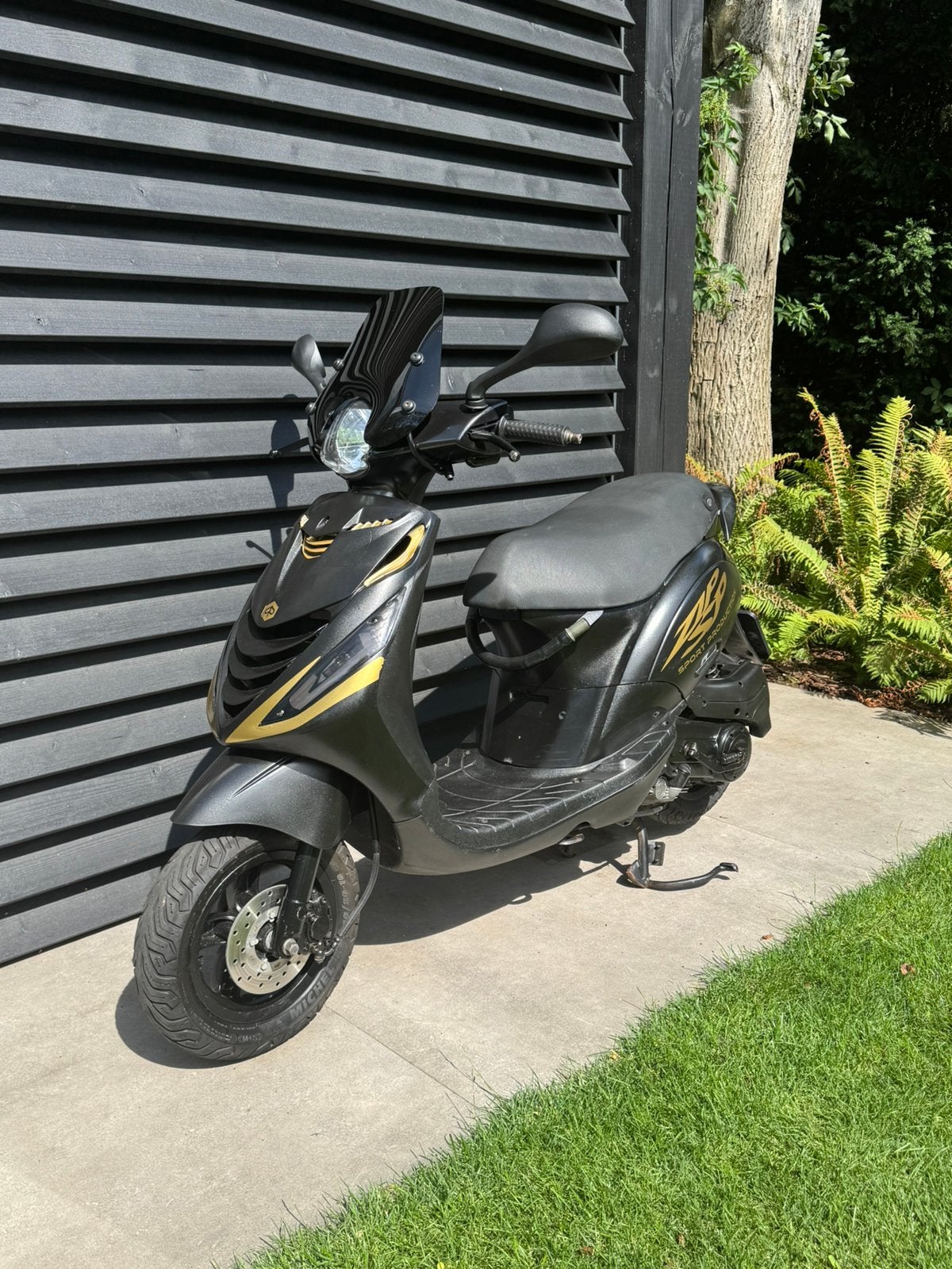 Piaggo zip 4t 50cc, Fietsen en Brommers, Scooters | Piaggio, Ophalen, Zo goed als nieuw, Benzine, Zip