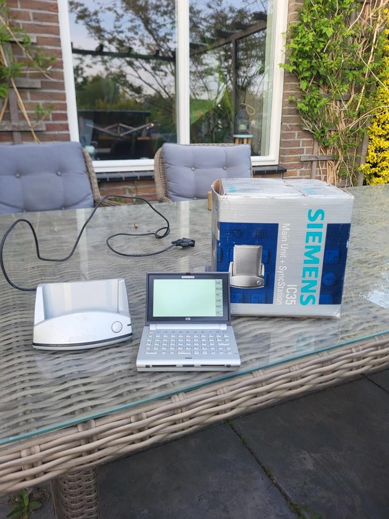 Siemens IC 35 main unit + Syncstation., Telecommunicatie, Mobiele telefoons | Siemens, Ophalen, Nieuw