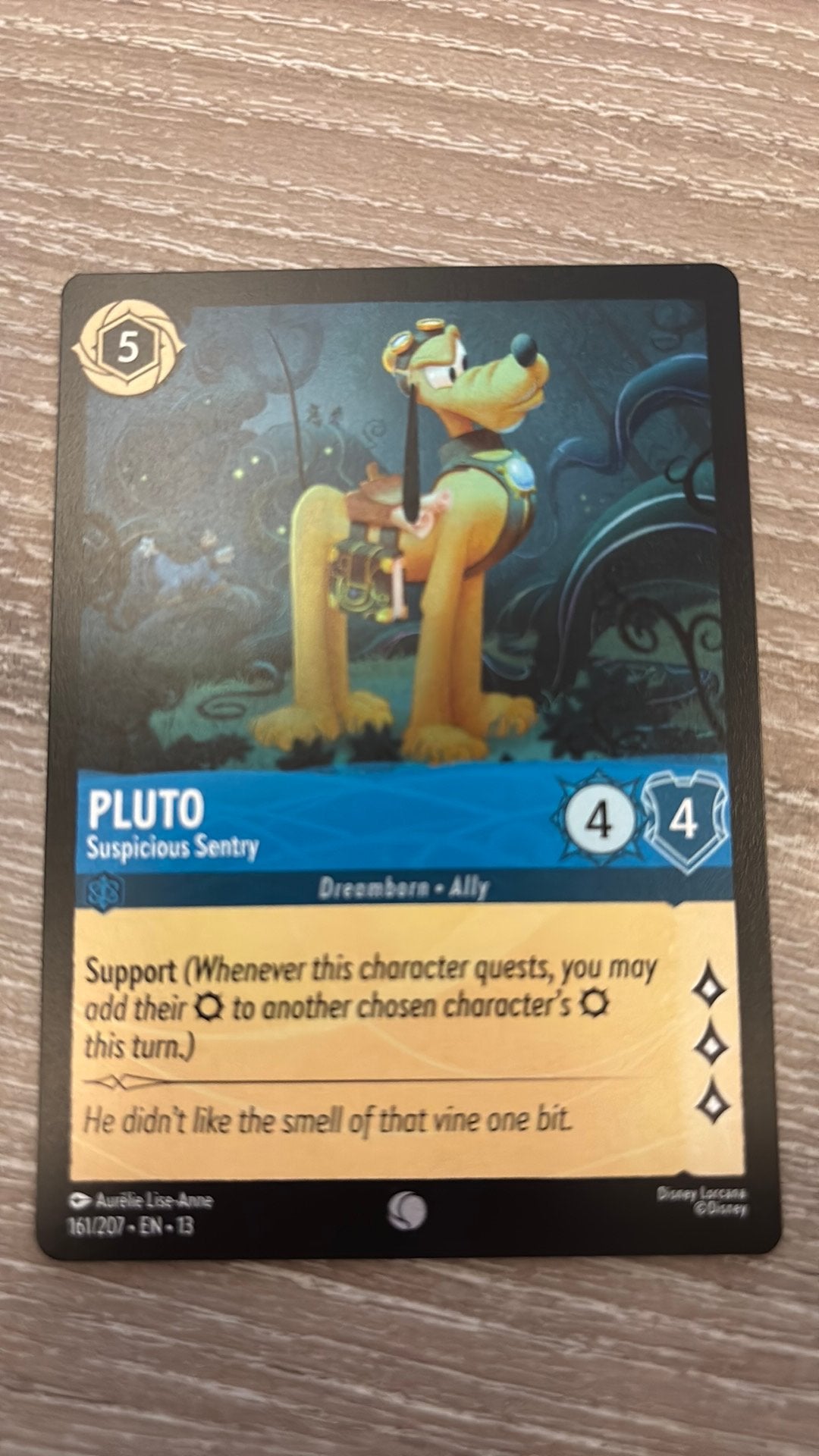 Disney Lorcana Pluto suspicious sentry 161-207 13ATV nonfoil, Ophalen of Verzenden, Zo goed als nieuw