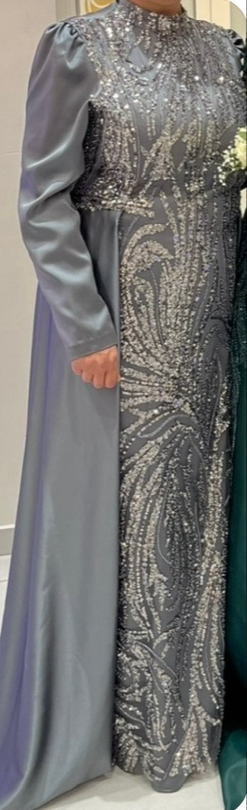 Prachtige Lichtgrijze Galajurk met Kralen - Maat 44, Kleding | Dames, Gelegenheidskleding, Ophalen, Galajurk, Maat 42/44 (L), Zo goed als nieuw