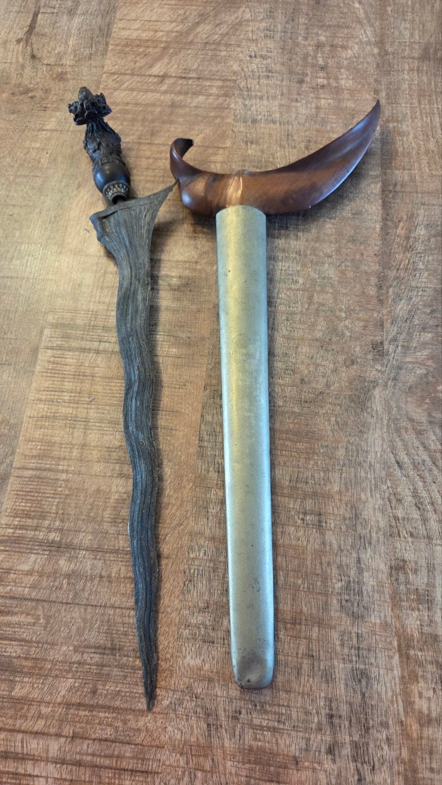 Antieke Indonesische Keris met gedetailleerd handvat, Antiek en Kunst, Ophalen of Verzenden