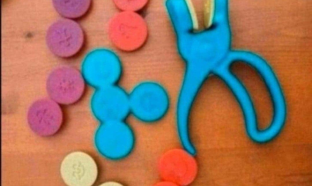 pons set met tang en figuur ponsjes, Ophalen of Verzenden, Zo goed als nieuw, Knutselen