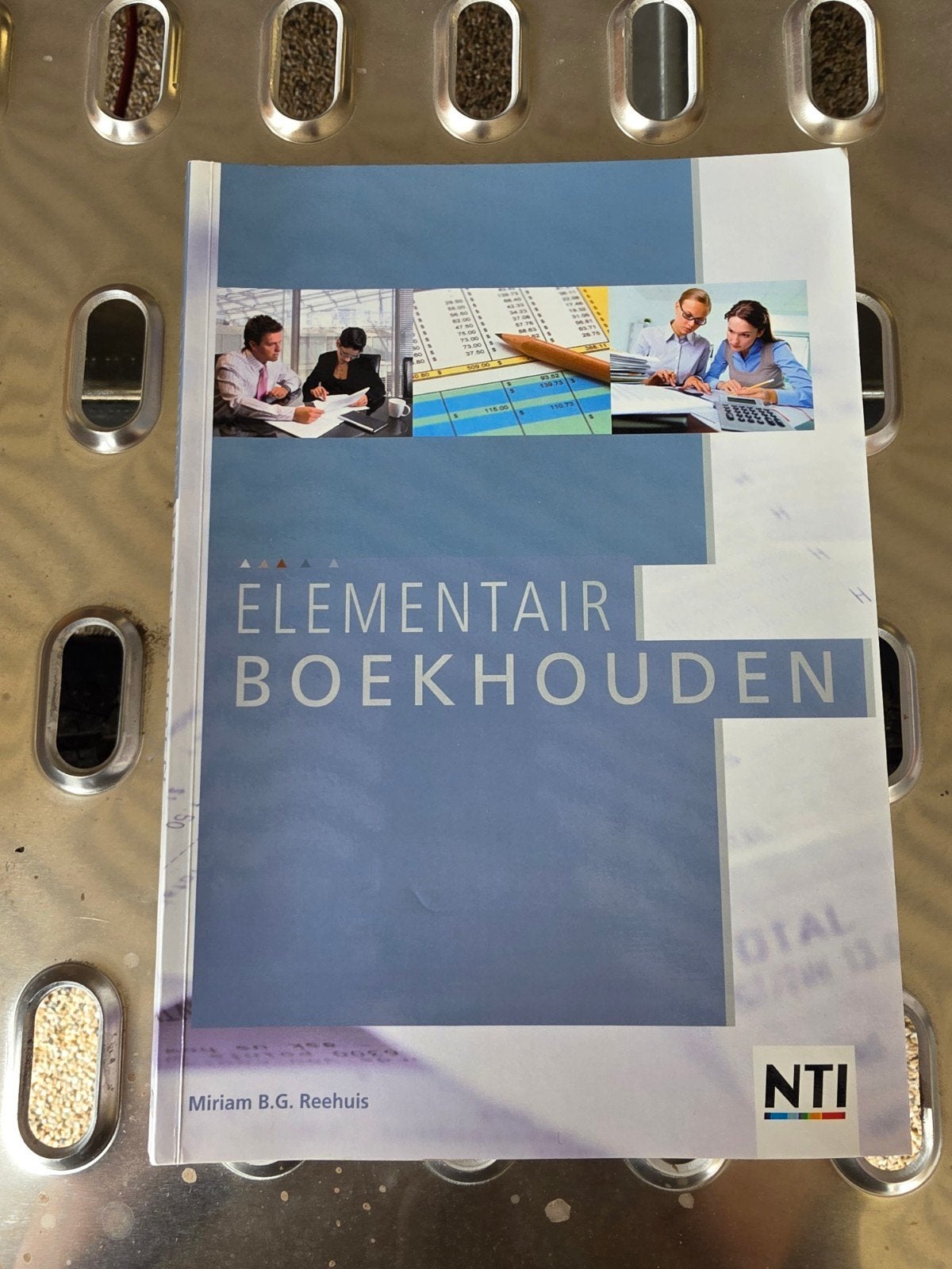 Elementair Boekhouden NTI - Miriam B.G. Reehuis, Ophalen of Verzenden, Zo goed als nieuw, MBO, Miriam B.G. Reehuis