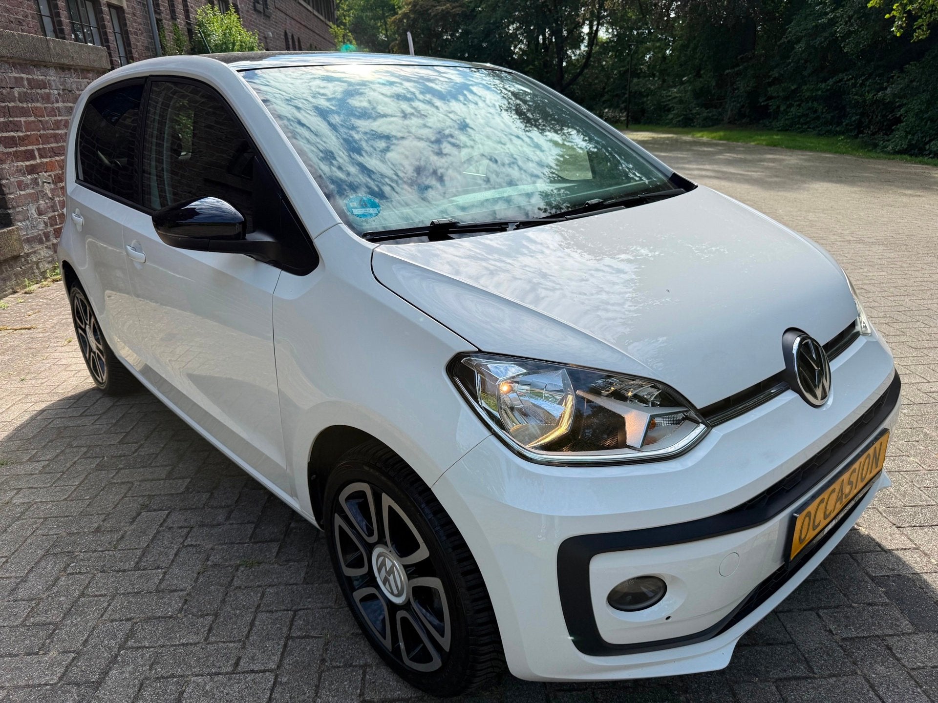 Volkswagen Up! 1.0 up! Edition White / Black Model 2020 5Drs, Voorwielaandrijving, Stof, Gebruikt, Up!