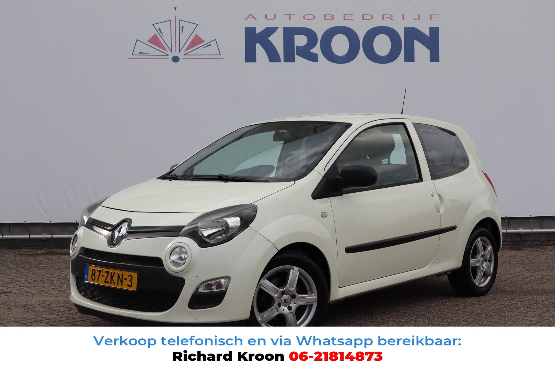 Renault Twingo 1.2 16V Authentique I APK t/m 02-09-2027!, Voorwielaandrijving, Gebruikt, Zwart, 4 cilinders