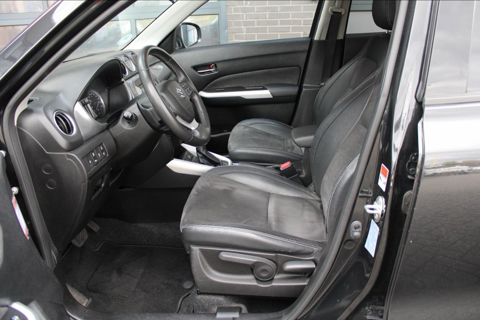 Suzuki Vitara 1.6 VVT Automaat|2016 |114.000 kmZeer compleet, Auto's, Zwart, 4 cilinders, 1095 kg, 1200 kg