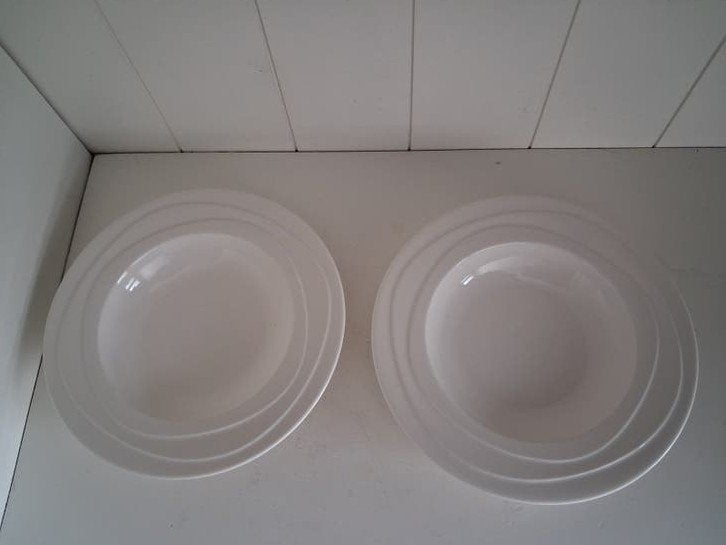Jamie Oliver Waves pastaborden - 23 cm, Huis en Inrichting, Overige merken, Ophalen of Verzenden, Zo goed als nieuw, Bord(en)