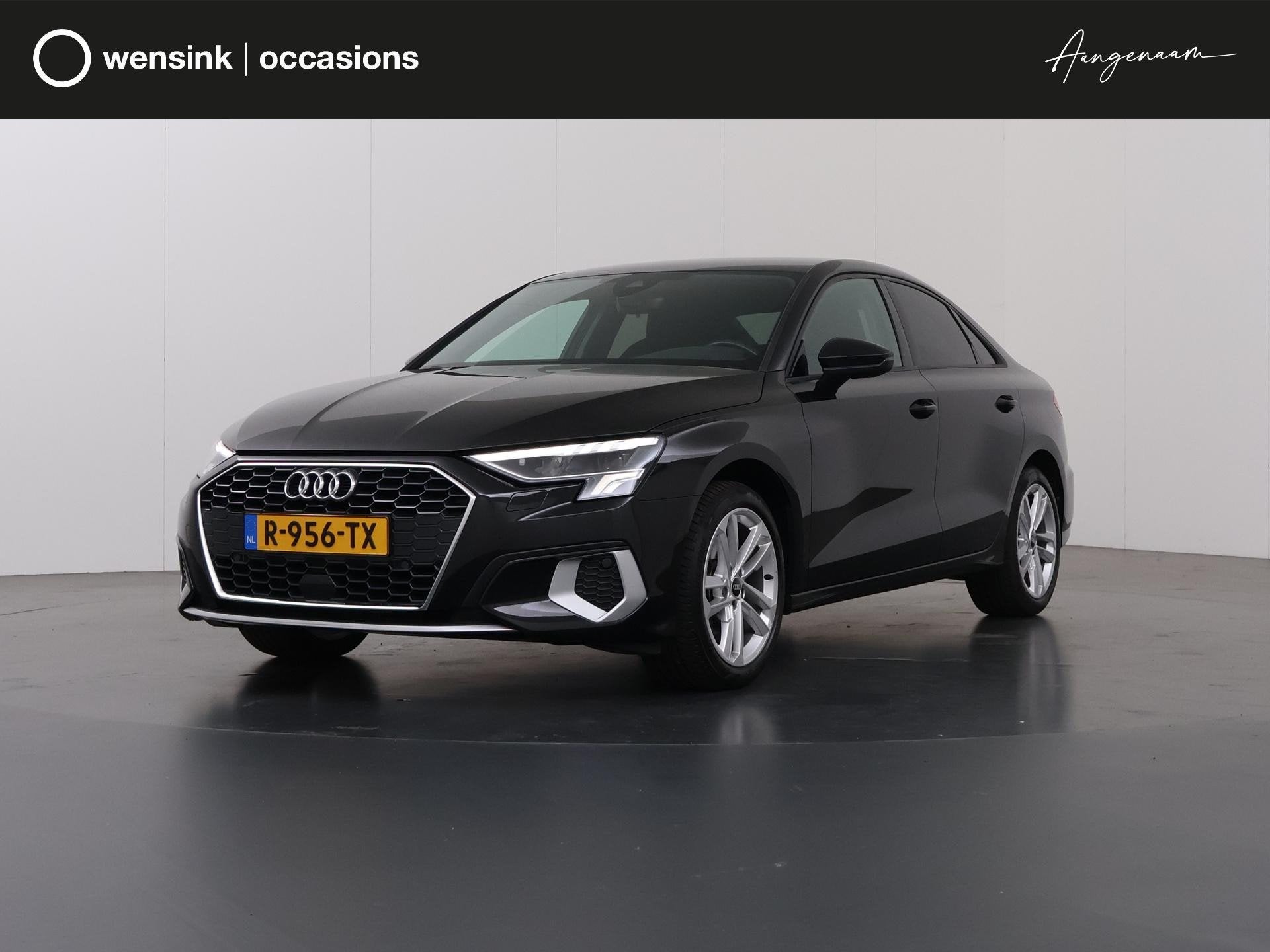 Audi A3 Limousine 35 TFSI S edition | S-Line | Trekhaak | LE, 4 cilinders, 150 pk, Leder en Stof, Zwart