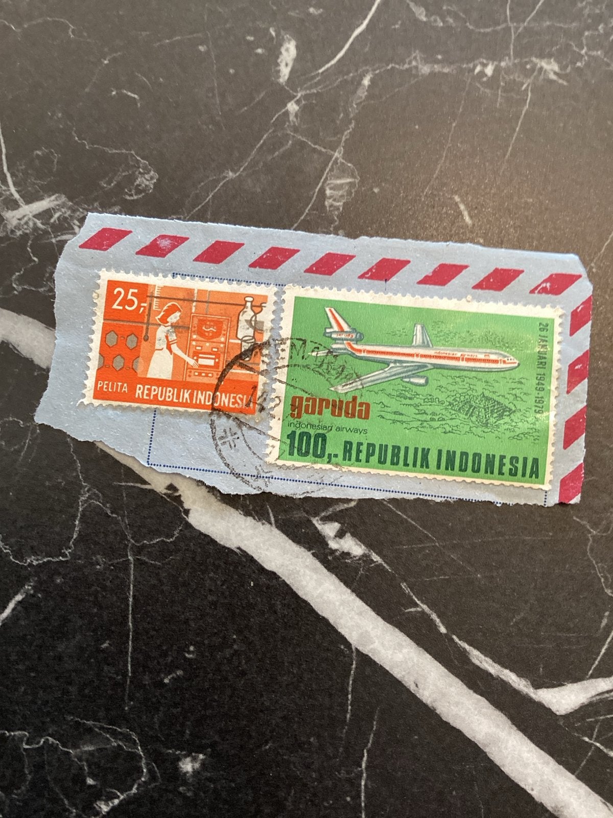 Indonesische postzegels: Pelita en Garuda (Gestempeld), Ophalen of Verzenden, Gestempeld, Zuidoost-Azië