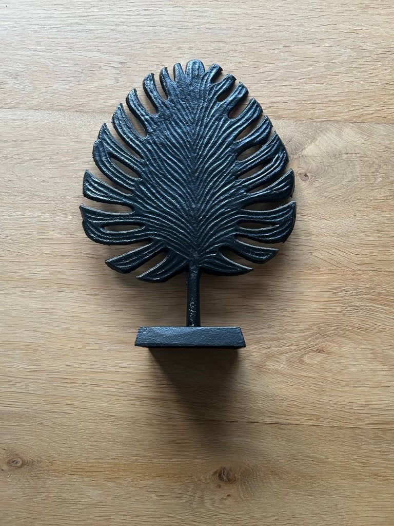 Metalen beeld blad zwart, Ophalen, Overige onderwerpen, Op sokkel, Beeld