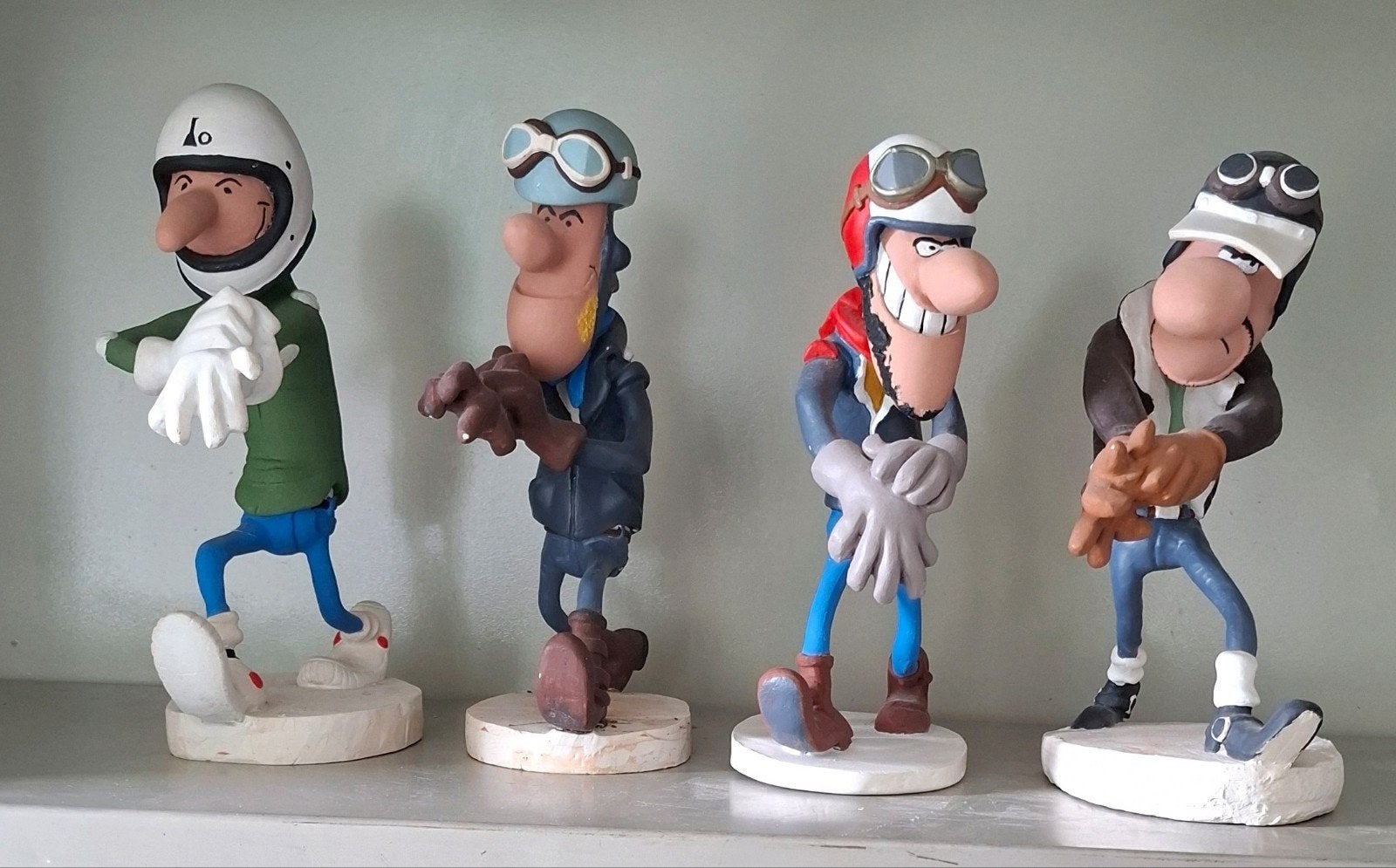 Joe Bar miniatuur van gips. Geen aardewerk, Verzamelen, Poppetjes en Figuurtjes, Ophalen of Verzenden, Zo goed als nieuw