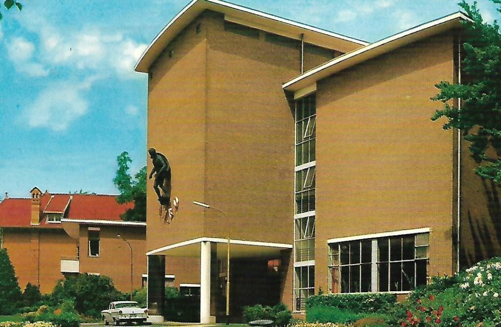Hilversum- -A.V.R.O.-Studio., Verzenden, 1960 tot 1980, Gelopen, Noord-Holland