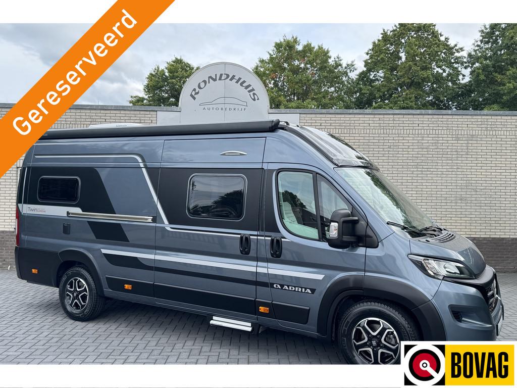 Adria Twin Supreme 640 SGX 140 pk AUTOMAAT 9-Traps Euro6 Fia, Caravans en Kamperen, Automaat, Buscamper of Camperbus, Ringverwarming