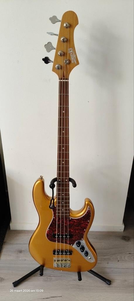Jet JJB300 Gold, Muziek en Instrumenten, Snaarinstrumenten | Gitaren | Bas, Ophalen of Verzenden, Zo goed als nieuw, Elektrisch