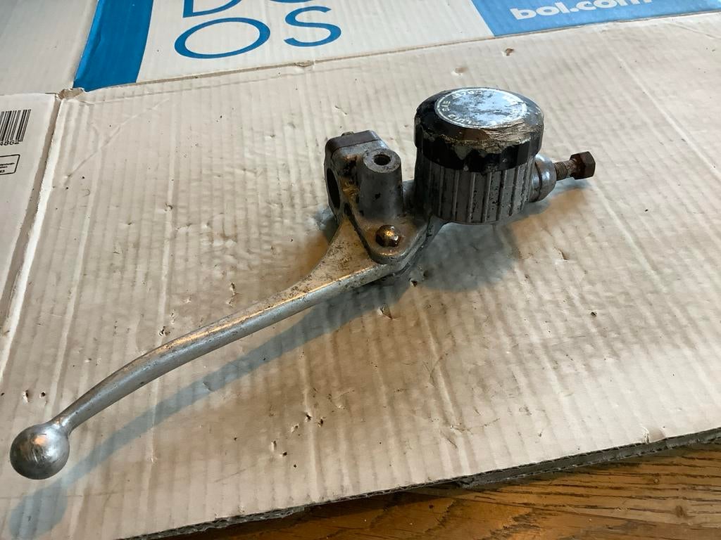 Suzuki, originele Remhendel Cilinder. (Box LI, nr 77), Fietsen en Brommers, Verzenden, Gebruikt, Cilinder, Overige merken