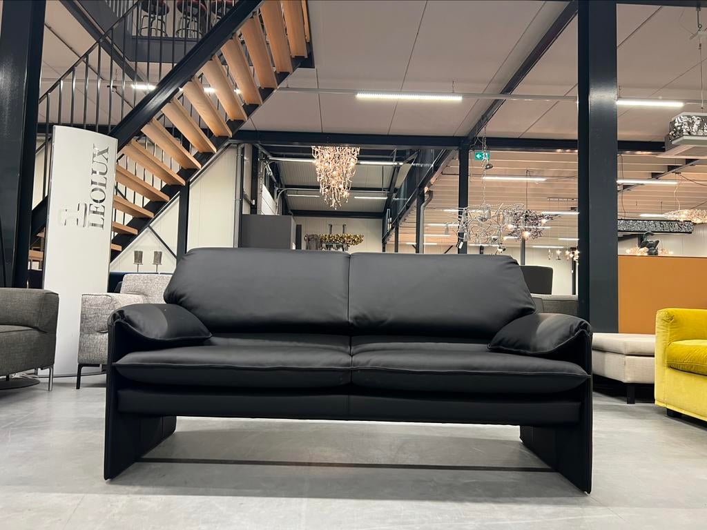 Nieuw Leolux Bora Beta 2,5 zits bank zwart leer Design, Ophalen of Verzenden, Nieuw, Tweepersoons, Leer