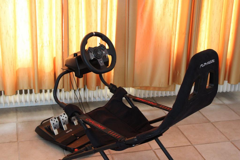 Dikke Racing SET PlaySeat + LogiTech G920 Stuur en Pedalen, Spelcomputers en Games, Spelcomputers | Xbox | Accessoires, Ophalen of Verzenden