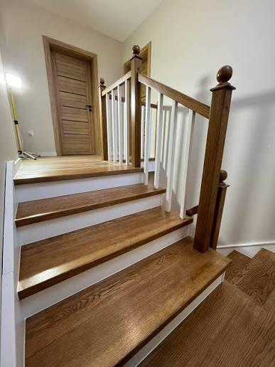 Traprenovatie& hout renovatie Trappen,deuren,meubels montage, Ophalen, Zo goed als nieuw