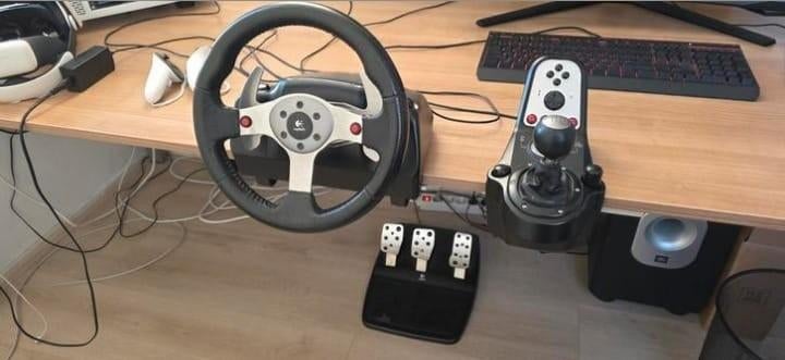 Logitech G25 Racestuur Set - PC/Playstation 4, Spelcomputers en Games, Spelcomputers | Sony PlayStation Consoles | Accessoires