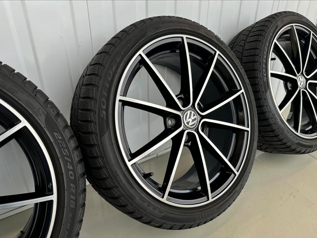 18'' VW Golf 7R GTI Belvedere 5G0601025CF Velgen Pirelli Win, Auto-onderdelen, Banden en Velgen, Ophalen, 18 inch, Gebruikt, Velg(en)