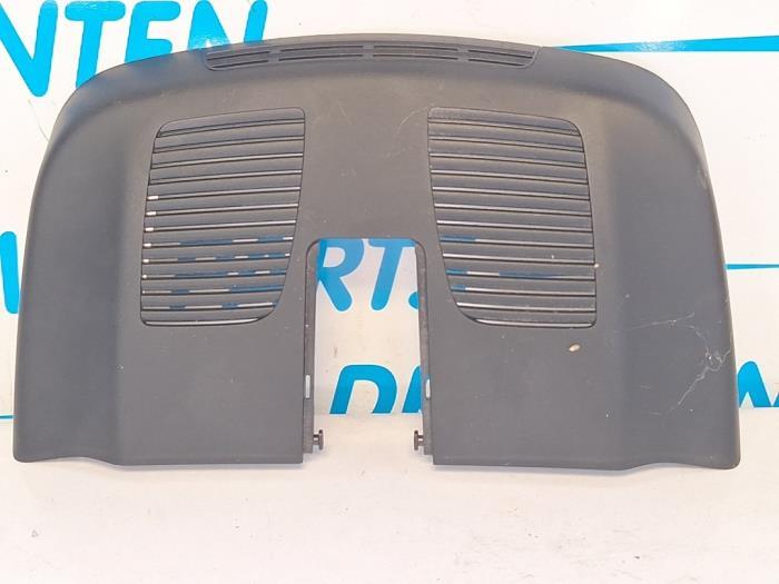 Afdekplaat diversen van een Mercedes V-Klasse
