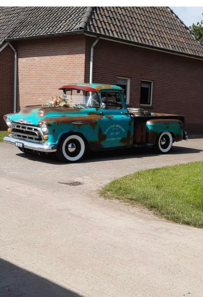 Foto 4 van Chevrolet Apache trouwauto huren . Pick up Oltimer te huur