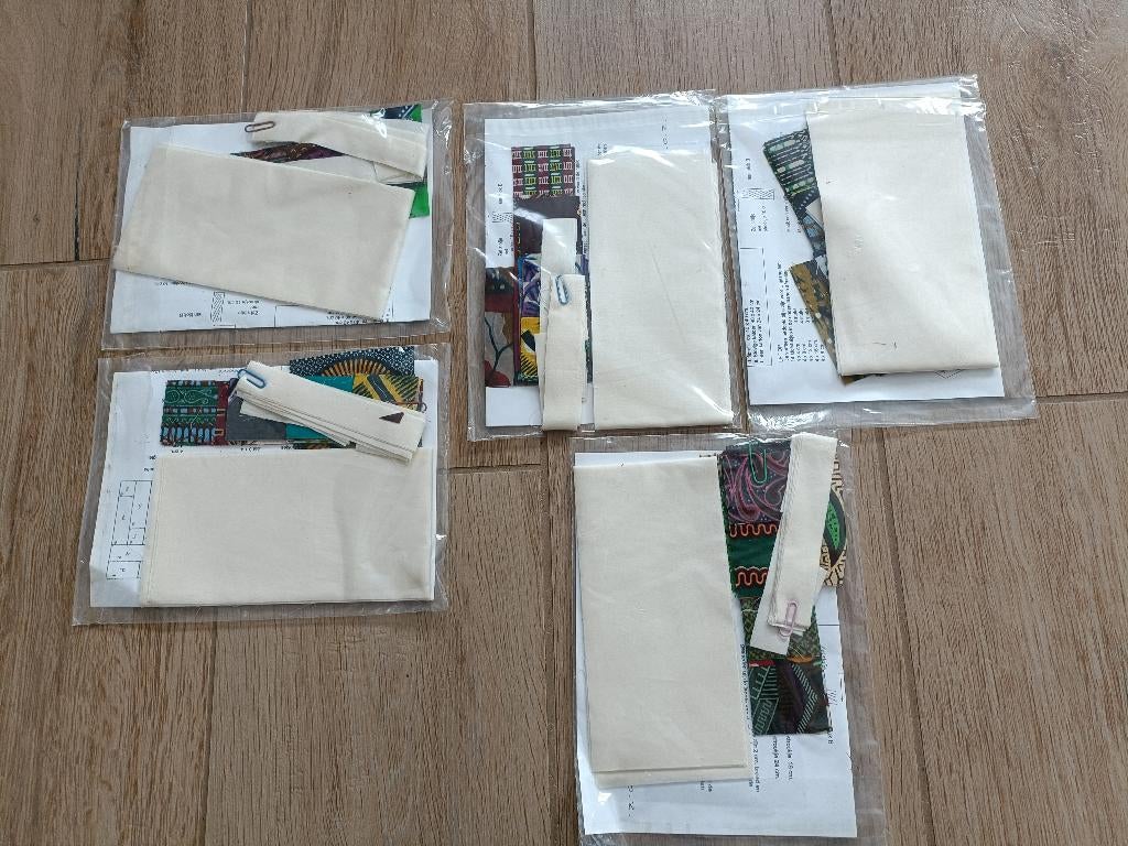 Pakket puzzelquilt kussen Vlisco Iet van de Vrande (I13), Overige kleuren, Nieuw, Ophalen of Verzenden, 30 tot 120 cm