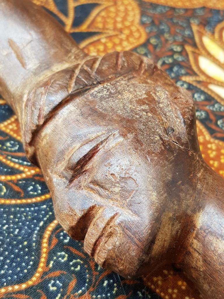 Mooie oude wandelstok uit Afrika van mahoniehout 92,5 cm., Ophalen of Verzenden
