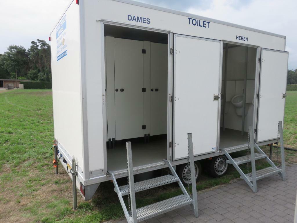Toiletwagen WC Wagen Sanitaire voorziening Toilet Huren, Bruiloft- of Feestlocatie
