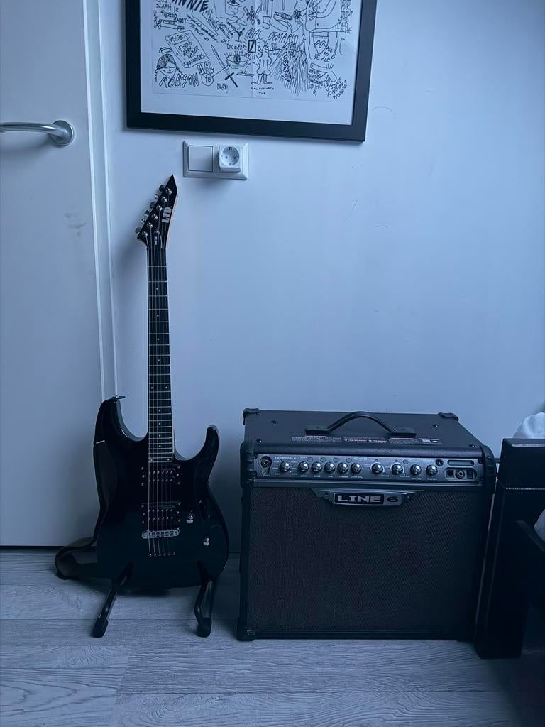 Ltd mh-10 met een line 6 spider 3 versterker, Muziek en Instrumenten, Versterkers | Bas en Gitaar, Ophalen of Verzenden, Zo goed als nieuw