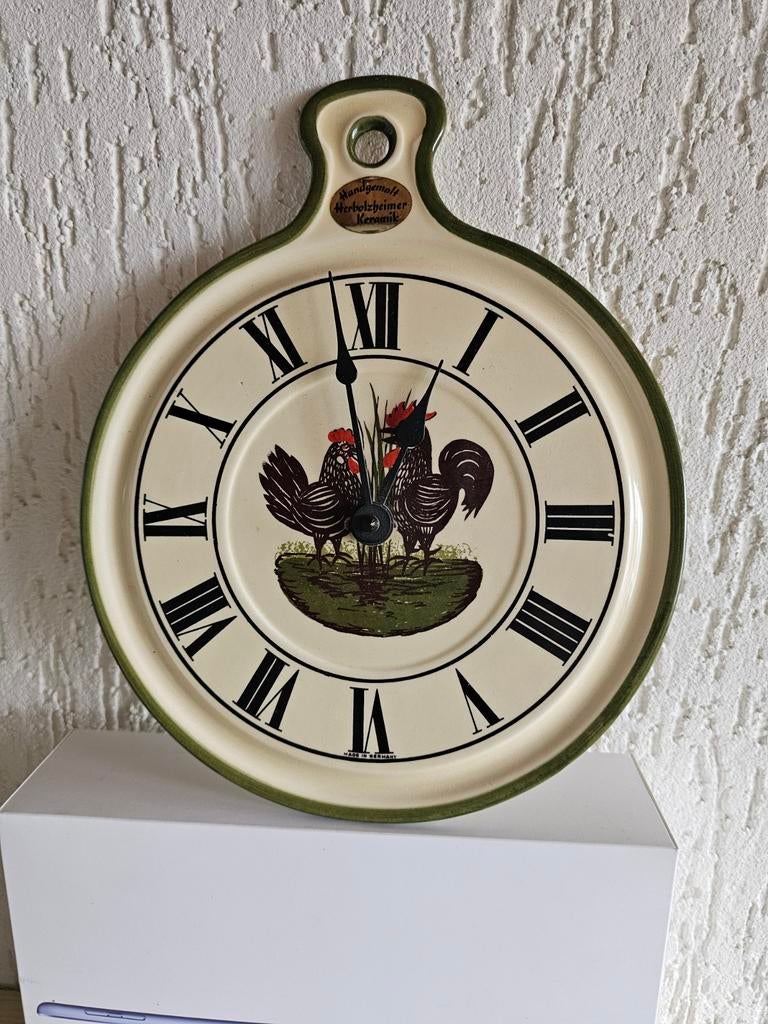 Mooie handgemaakte Herbolzheimer keramiek klok, Ophalen of Verzenden, Wandklok