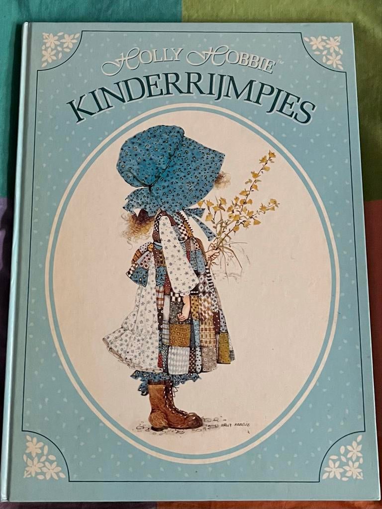Holly Hobbie Kinderrijmpjes Boek, Ophalen of Verzenden, Zo goed als nieuw, Uitklap-, Voel- of Ontdekboek, 2 tot 3 jaar