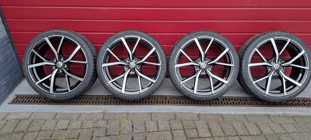 19 inch Estoril Golf GTI/ R wielen set 235/35R19 Zwart/polis, Auto-onderdelen, Banden en Velgen, Banden en Velgen, Nieuw, CST