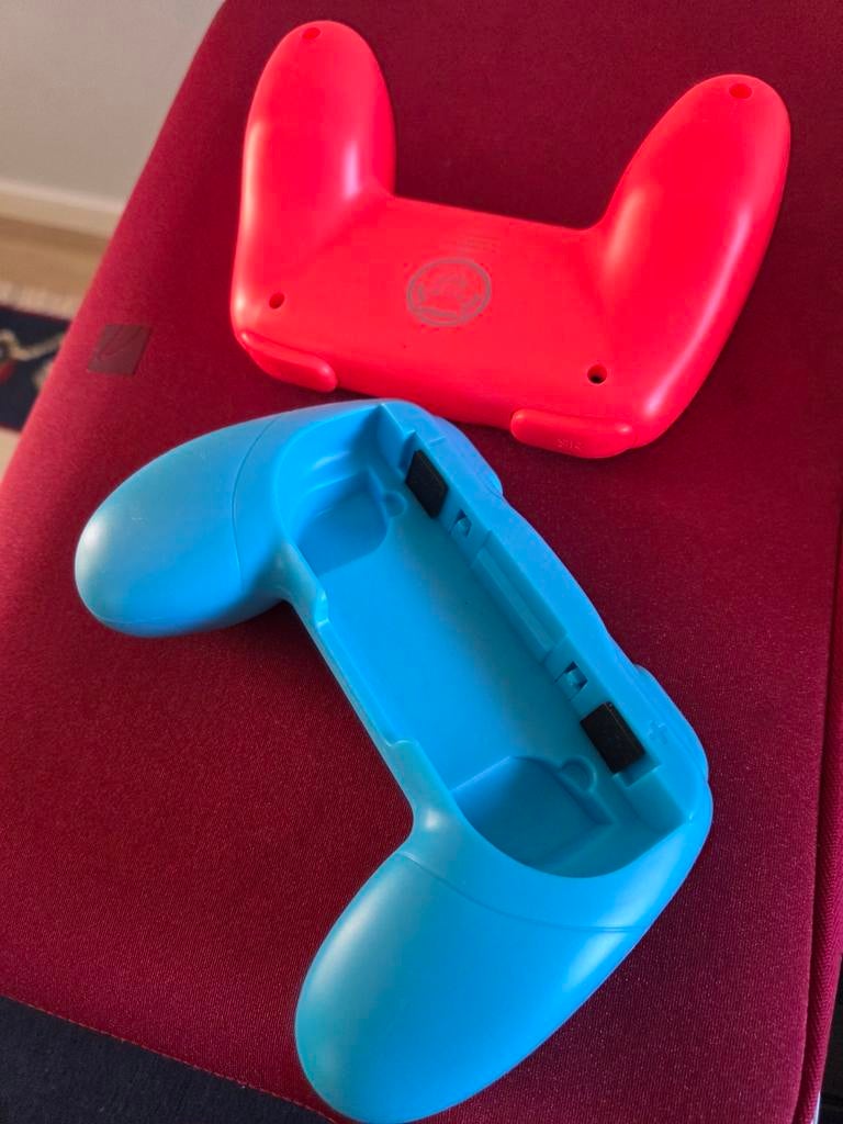 Nintendo Switch Controller Holders + Thumb Grips - Nieuw, Ophalen of Verzenden, Nieuw, Switch, Overige controllers