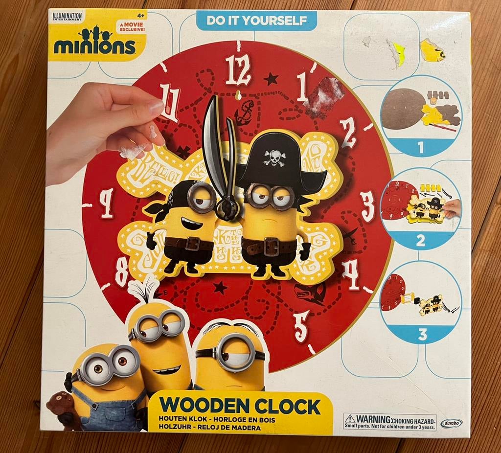 Wooden Minions klok, zelf te knutselen, Ophalen of Verzenden, Zo goed als nieuw