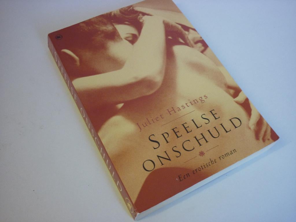 (Erotisch) Juliet Hastings: Speelse Onschuld, Ophalen of Verzenden, Gelezen