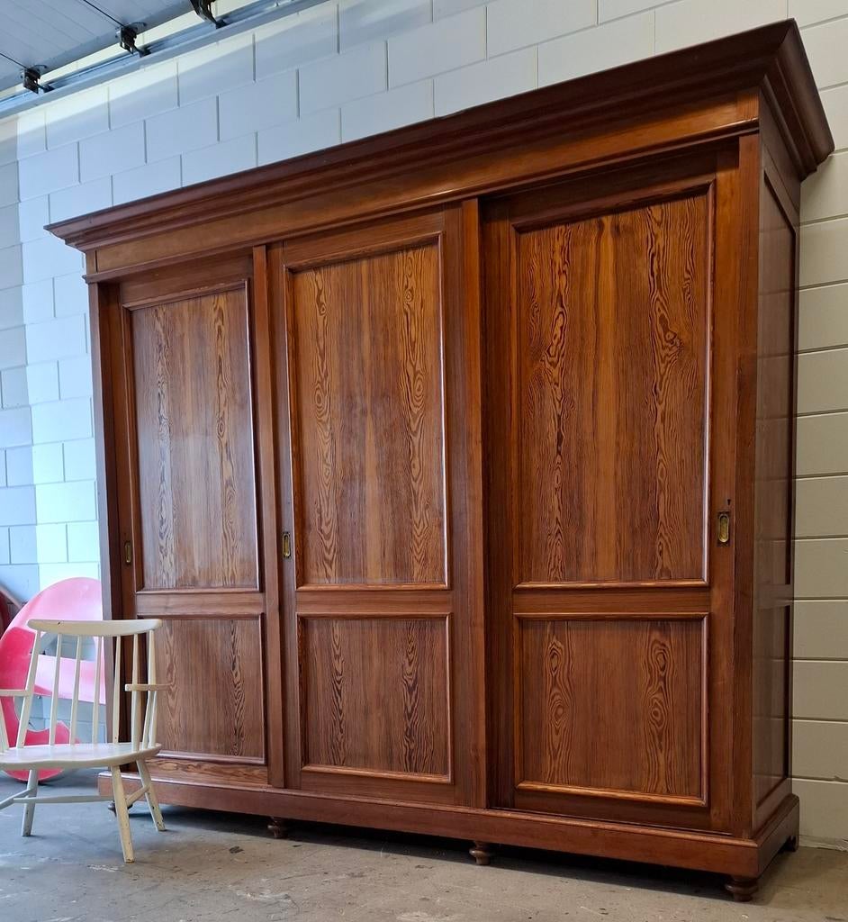 XXL Antieke/vintage schuifdeurkast, Brocante kloosterkast