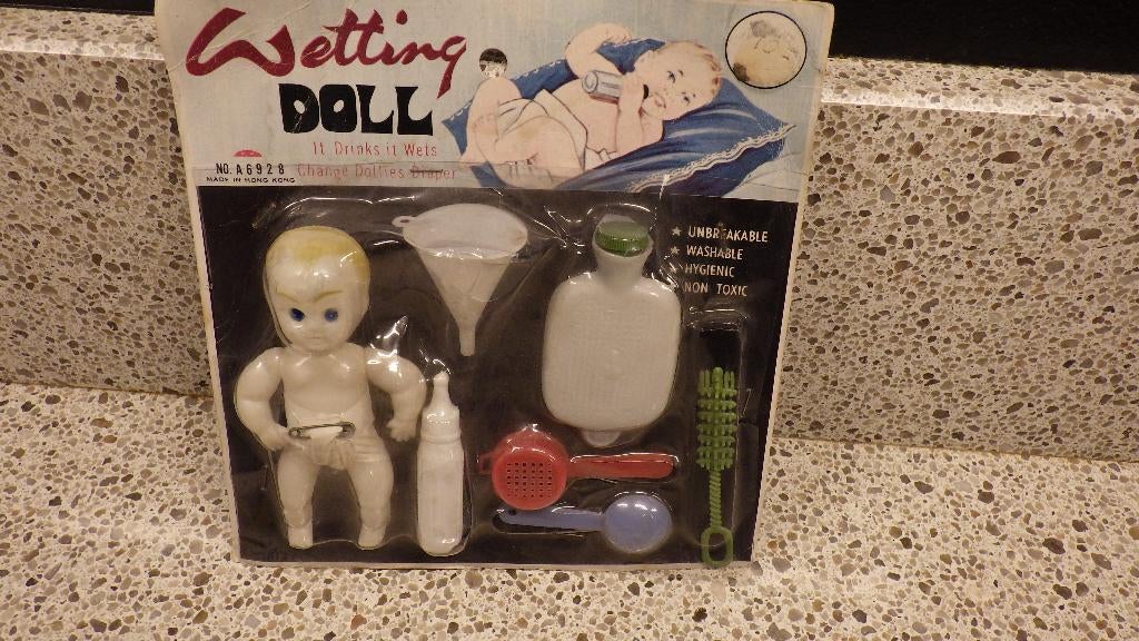 mooie retro Wetting Doll in verpakking, Ophalen of Verzenden, Overige typen