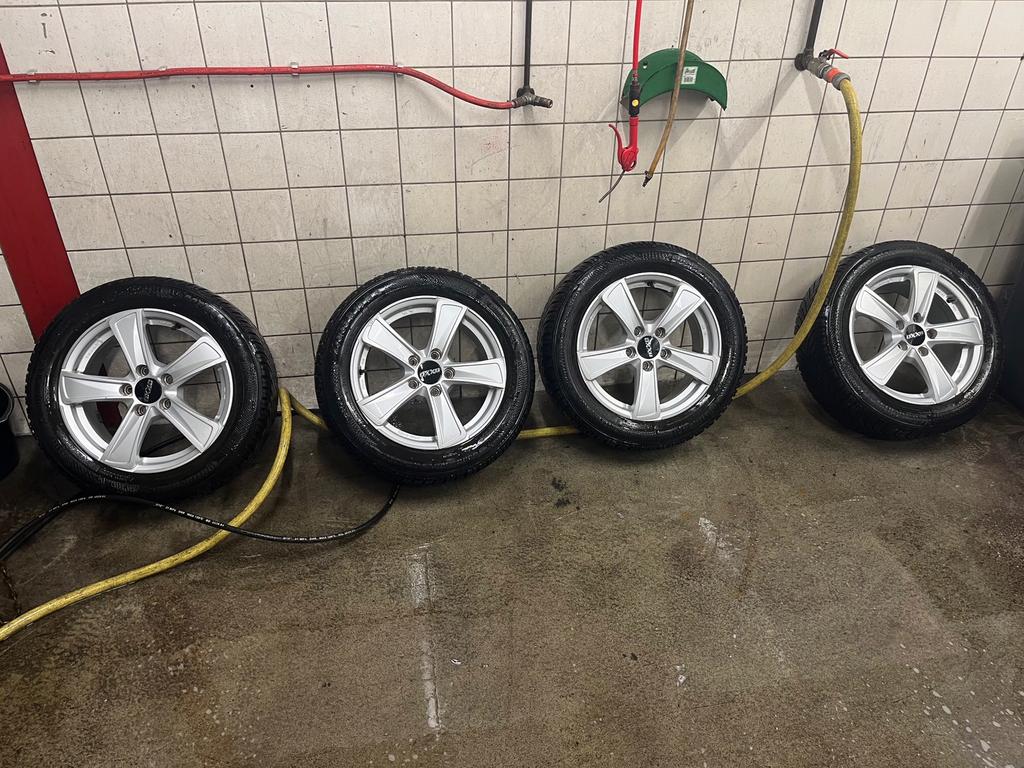 Mooie Oxxo Kallisto velgen met Winterbanden, Ophalen, Gebruikt, 16 inch, Banden en Velgen