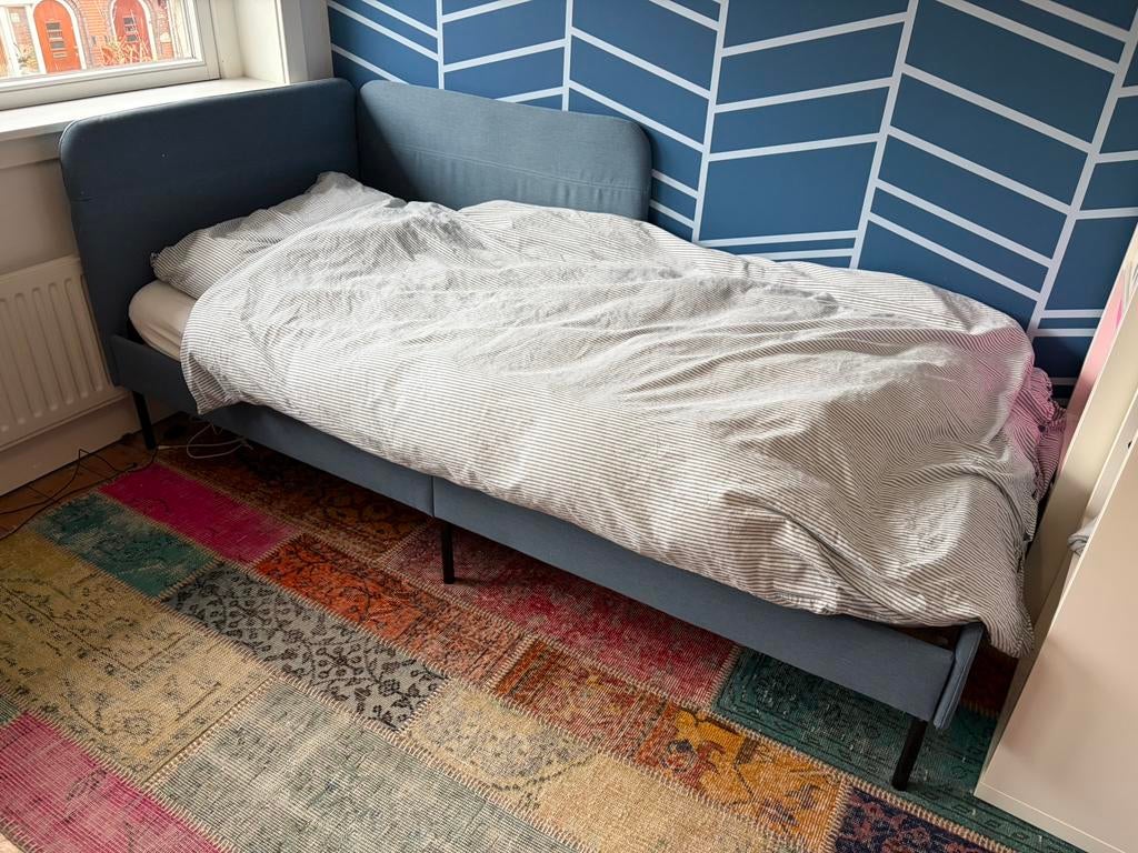 Comfortabel IKEA BLÅKULLEN bed - bed én bank in één!, Huis en Inrichting, Ophalen, 90 cm, Eenpersoons, Blauw